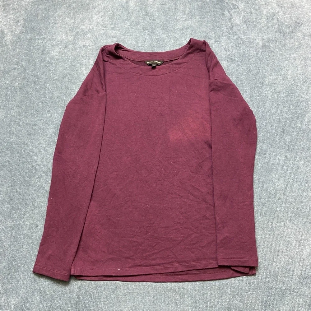 Banana Republic Blank T-Shirt Mens M Burgundy Side Slit Performance Crew Neck